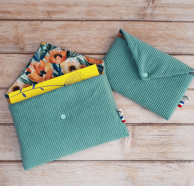 Pochette à livre broché velours vert jade