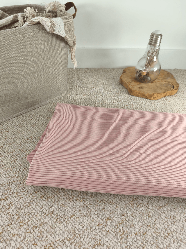 Velours côtelé rose poudré