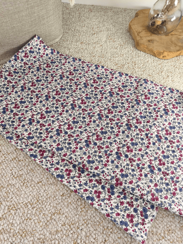 Tissu coton fleurs bordeaux/bleu