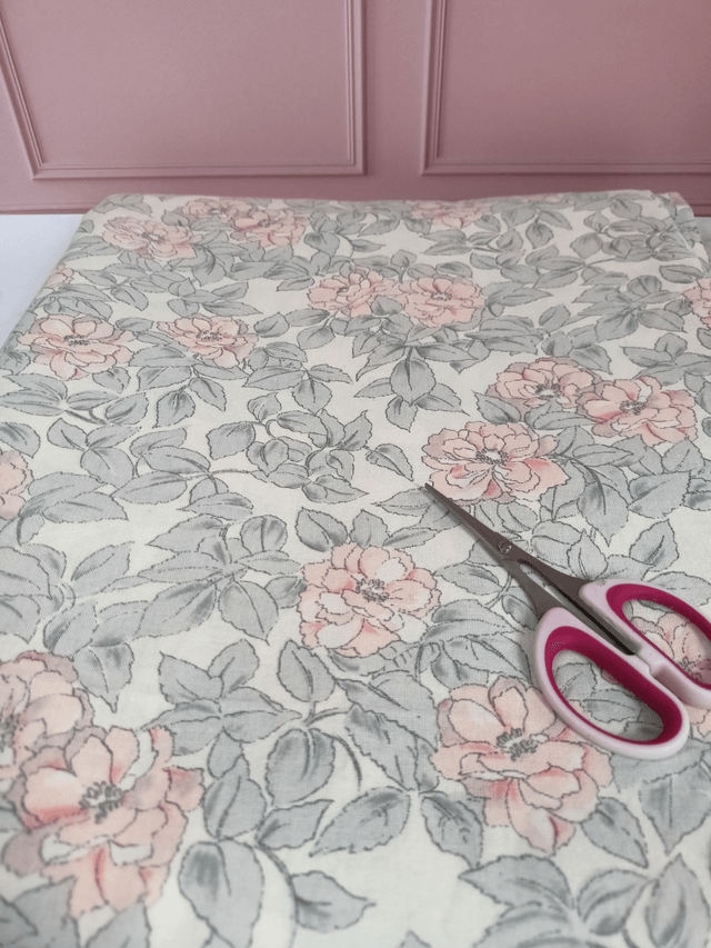 Tissu coton fleurs rose/gris