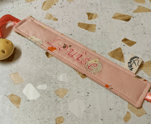 Attache-tétine