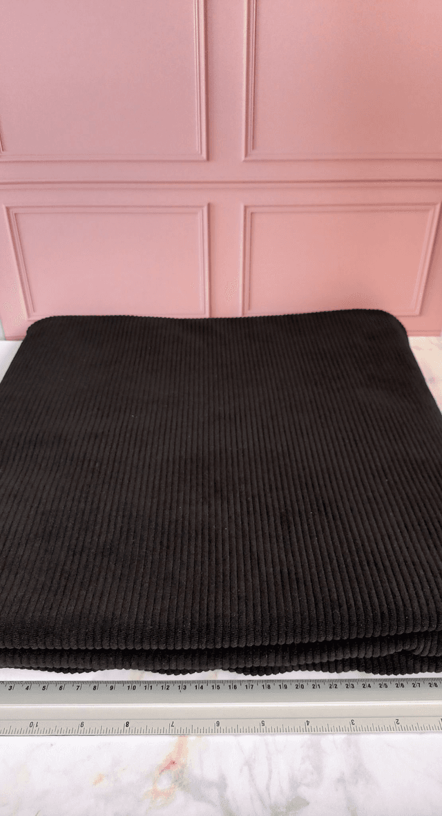 Velours côtelé noir
