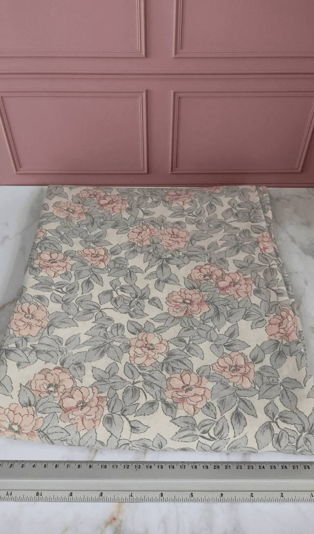 Tissu coton fleurs rose/gris